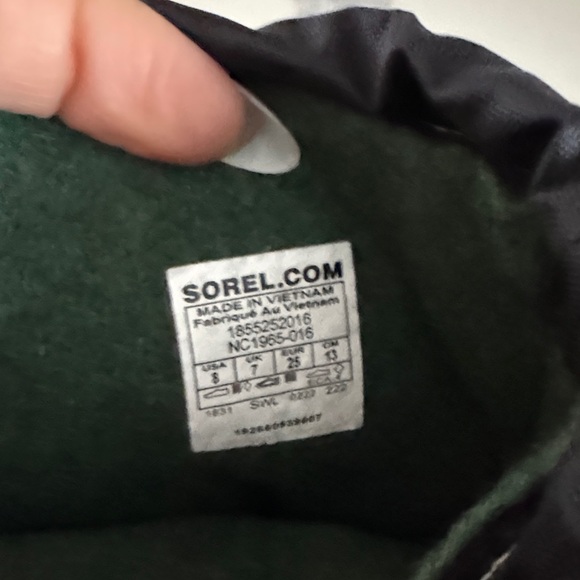 Youth Flurry winter Sorel Black and Gray Insulated Boots size 8/ toddler EUC
